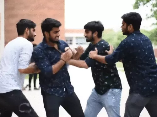 मराठी में बात करने पर छात्र की पिटाई, सिर पर मारी हॉकी स्टिक; MNS ने दी सख्त कार्रवाई की चेतावनी