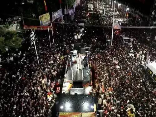 Karur Accident : मासूमों की मौत का मंजर: करूर रैली में कुप्रबंधन बना काल, बच्ची के गुम होने की खबर से बेकाबू हुई भीड़