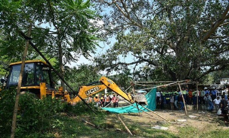 बालकोनगर में प्रशासन की बड़ी कार्रवाई: मिनीमाता चौक और नेहरू नगर से हटाए गए अवैध कब्जे