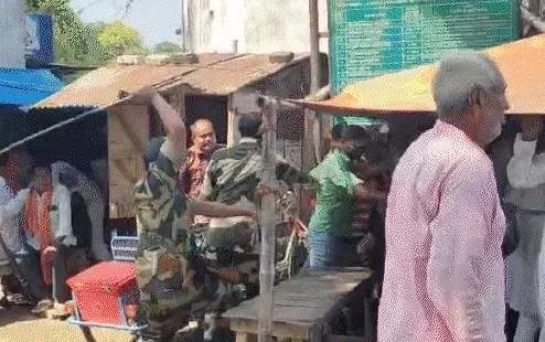 Bihar Elections : पटना VIP कार्यकर्ताओं में जमकर मारपीट, कुर्सियां फेंकी गईं