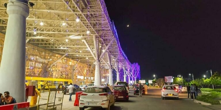Raipur Airport: रायपुर एयरपोर्ट से नई उड़ानें.. दिल्ली, मुंबई और भोपाल होंगे अब सीधे कनेक्टेड