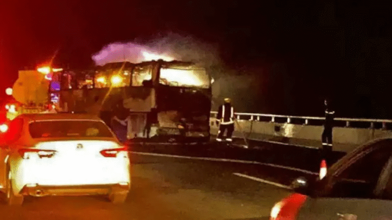 सऊदी अरब में दर्दनाक सड़क हादसा: मक्का-मदीना मार्ग पर बस दुर्घटनाग्रस्त, 42 भारतीय उमरा यात्रियों की मौत