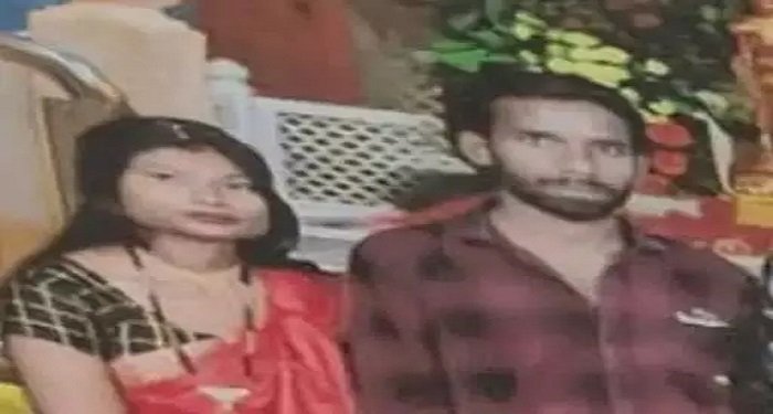 बिलासपुर में दंपति की संदिग्ध मौत: पत्नी बिस्तर पर मृत, पति फांसी पर लटका मिला; दीवार पर लिपस्टिक से लिखे गए नाम से बढ़ी सस्पेंस