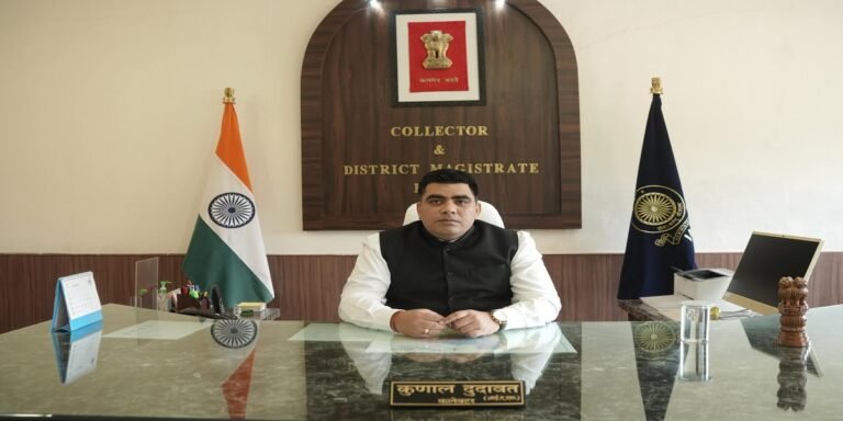 कोरबा जिले के नए कलेक्टर के रूप में IAS कुणाल दुदावत ने संभाला पदभार, अधिकारियों ने किया स्वागत