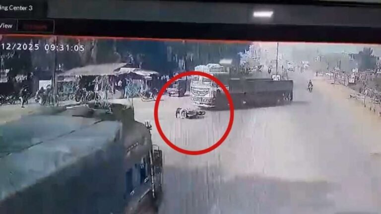Chhattisgarh Accident: ट्रक से टकराकर बाइक सवार इंजीनियर की मौत, CCTV में कैद हुआ दर्दनाक हादसा