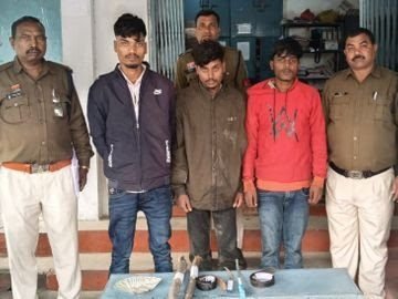 Korba Crime: चाकू दिखाकर ट्रांसपोर्टर से लूट, फॉर्च्यूनर में जमकर तोड़फोड़; 3 नाबालिग सहित 6 गिरफ्तार