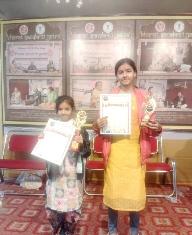 कत्थक नृत्य स्पर्धा में समृद्धि व ध्रुविका शर्मा हुई पुरस्कृत