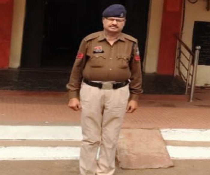 CG – बस से उतरते वक्त फिसला प्रधान आरक्षक का पैर, गिरते ही दर्दनाक मौत