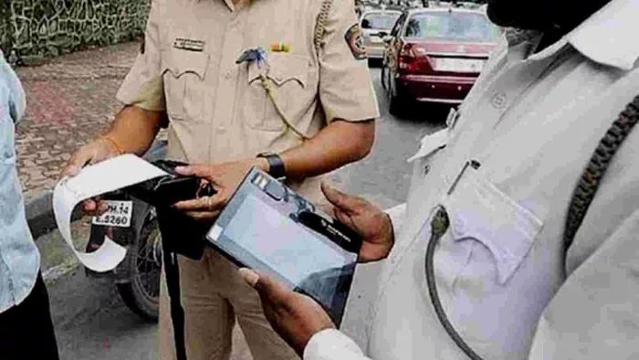 कोरबा में ट्रैफिक पुलिस का एक्शन, नेताजी चौक पर मोडिफाइड साइलेंसर वाली कई बाइक जब्त