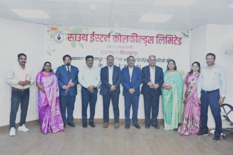 एसईसीएल मुख्यालय के 4 कर्मियों को सेवानिवृत्ति पर भावभीनी विदाई दी गयी