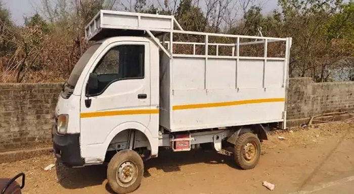 गांजा से भरी गाड़ी छोड़कर तस्कर फरार, पुलिस को लावारिस हालत में मिली संदिग्ध वाहन