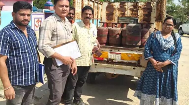 कोरबा में खाद्य विभाग की बड़ी कार्रवाई, अवैध भंडारण पर 20 एलपीजी सिलेंडर जब्त