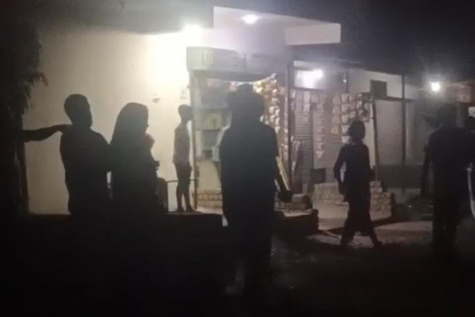 कोरबा में ‘दो गज जमीन’ पर खूनी बवाल, बीच सड़क लाठी-डंडों से भिड़े दो पक्ष, VIDEO वायरल