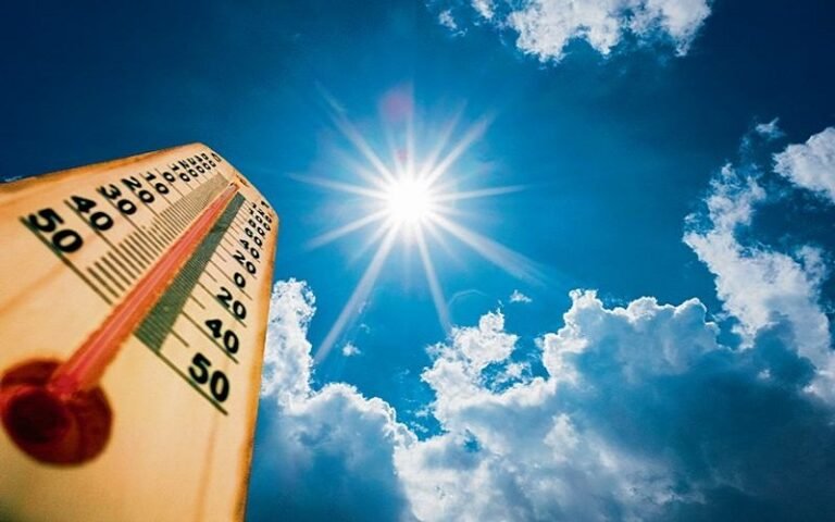 अगले 4 दिनों में छत्तीसगढ़ में भीषण गर्मी का कहर, पारा 44°C तक पहुंचने की आशंका