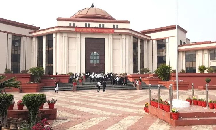 डॉग बाइट के बढ़ते मामलों पर हाईकोर्ट सख्त, कहा- सिर्फ योजनाएं नहीं, लगातार निगरानी भी जरूरी