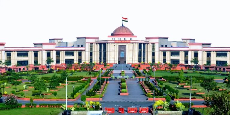 हाईकोर्ट का बड़ा फैसला: सरकारी जमीन से बेदखली से पहले देना होगा नोटिस, मनमानी कार्रवाई पर रोक