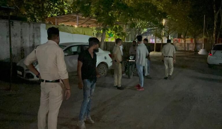 कोरबा में गौ तस्करी के शक में युवक की बेरहमी से पिटाई, घरेलू सामान ले जा रहे पिकअप चालक का फोड़ा सिर