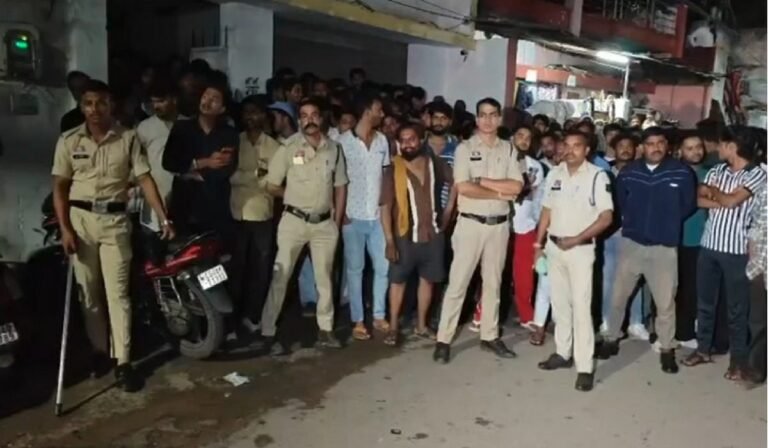 छत्तीसगढ़ में सनसनी: एक ही परिवार के 5 सदस्य मृत मिले, पूरे इलाके में हड़कंप; मौके पर भारी पुलिस बल तैनात