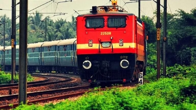 आज ट्रेन से सफर है? रायपुर, बिलासपुर और कोरबा रूट की कई ट्रेनों में बड़ा बदलाव, पहले देखें लेटेस्ट अपडेट