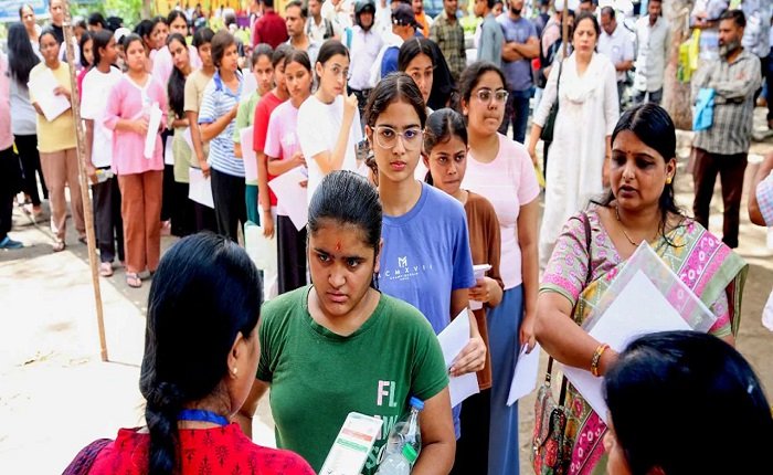 NEET पेपर लीक केस: 4 राज्यों में बनेंगी फास्ट ट्रैक कोर्ट, नकल माफिया पर होगा बड़ा एक्शन