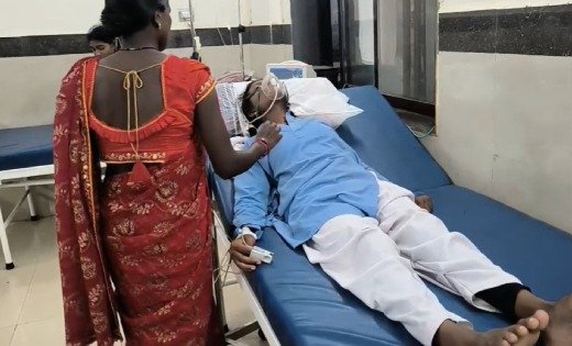 स्कूल में मची अफरा-तफरी: 9वीं-10वीं की 5 छात्राएं अचानक हुई बेहोश, एक की हालत गंभीर