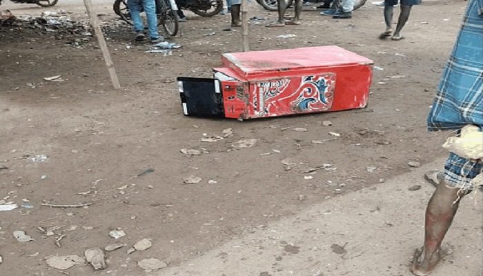 ATM तोड़ने पहुंचे चोरों की कोशिश नाकाम, कैश बॉक्स नहीं खुला तो मशीन छोड़ भागे बदमाश