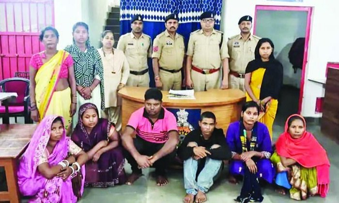 कोरबा पुलिस का बड़ा एक्शन: चलती बसों में सोने की चेन झपटने वाले 9 आरोपी गिरफ्तार