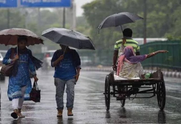 छत्तीसगढ़ में बदला मौसम का मिजाज, कई क्षेत्रों में जमकर बारिश, 48 घंटे तक बरसेंगे बादल