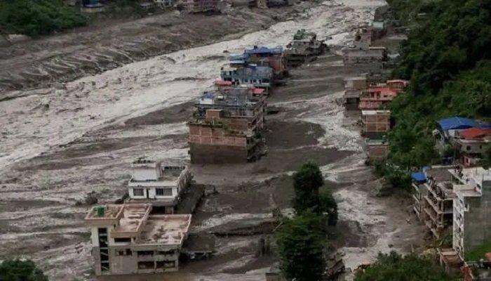 नेपाल में फ्लैश फ्लड का कहर! 734 लोगों की मौत, 2498 अब भी लापता