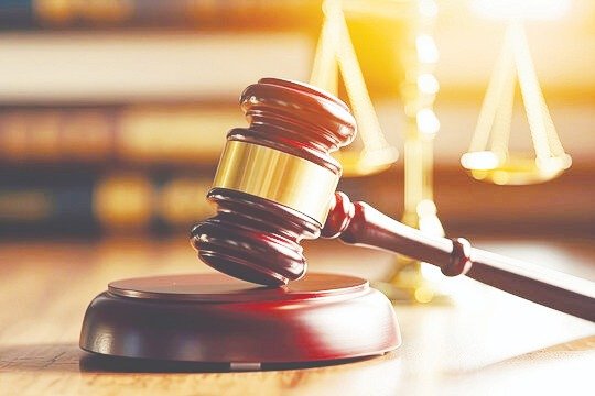 शराब के नशे में पत्नी-बेटे को डांटना पड़ा भारी, रस्सी से गला घोंटकर की पति की हत्या; मां-बेटे को उम्रकैद